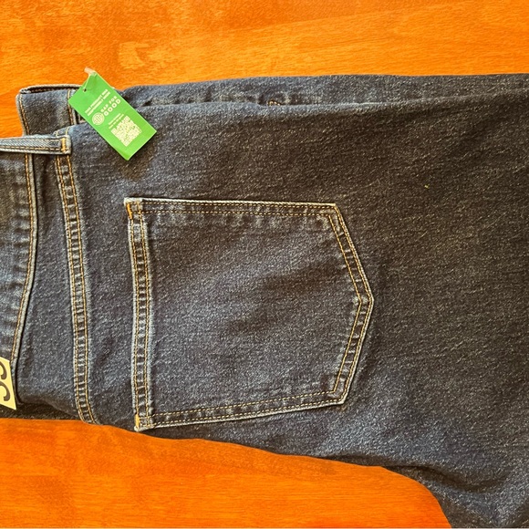 NWT GAP 33/16L- 90s Straight High Rise - Picture 5 of 6